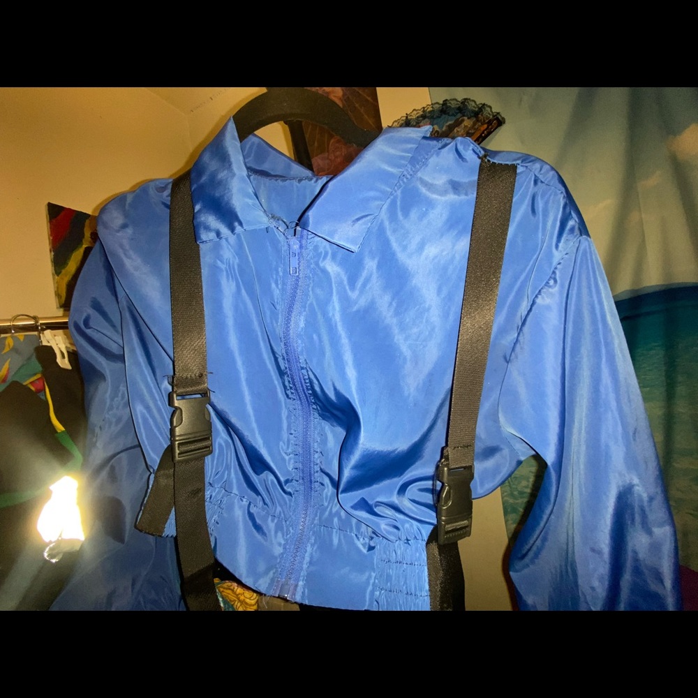 CROPPED BLUE  WINDBREAKER